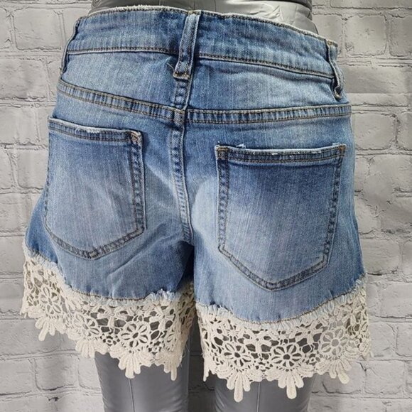 Lord & Taylor Design Lab lace trimmed shorts - Picture 2 of 8
